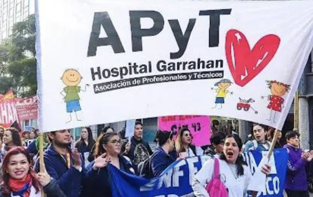 Trabajadores del Garrahan celebran el aumento salarial: “Ganamos una causa&nbsp;nacional”