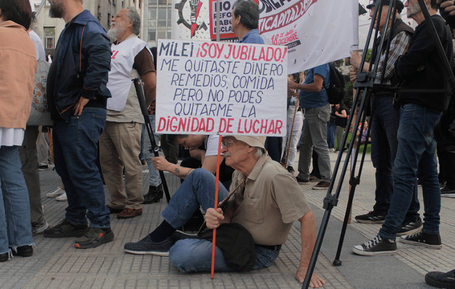 Los jubilados realizaron otra marcha y llevaron un petitorio al&nbsp;Congreso