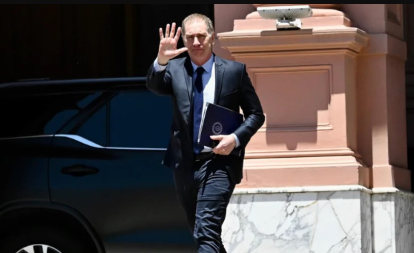 Santilli recorre Corrientes y Misiones para sumar apoyos a la reforma&nbsp;laboral