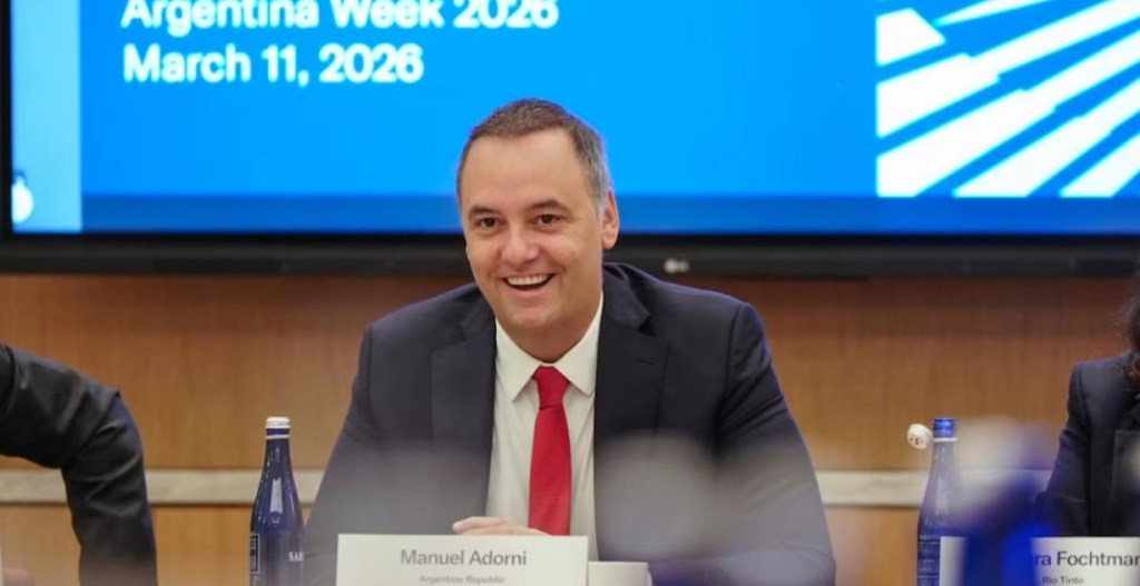 Adorni se disculpa por haber utilizado la palabra&nbsp;‘deslomarse’