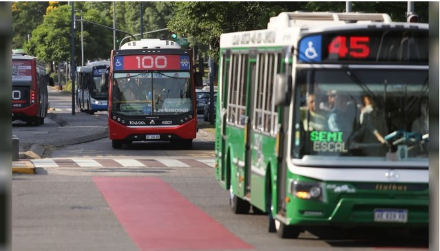 Colectivos del AMBA reducirán frecuencias por la suba del&nbsp;gasoil