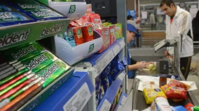 Buscan prohibir la exhibición de productos no saludables en las&nbsp;cajas