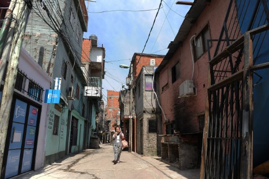 Casi el 62% de quienes viven en barrios populares está&nbsp;endeudado
